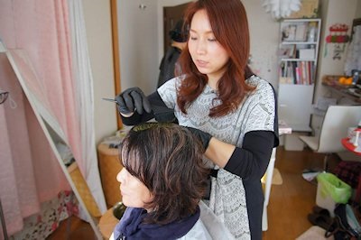 ���e�t����̑��Ƃɏo�Ȏ҂��犽����